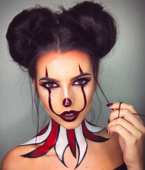 maquillage clown femme e1602322490495 - Look spécial Halloween : le maquillage Vampirella pour femme
