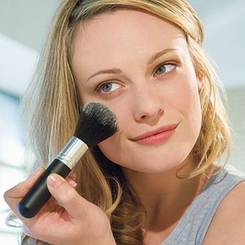 Comment faire un maquillage facile et rapide dès le matin