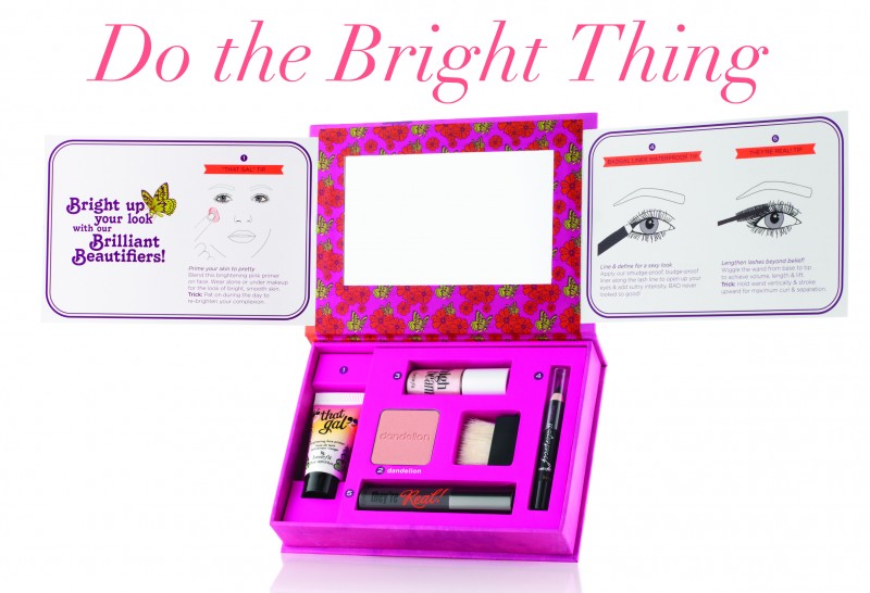 Le kit Do the bright thing de chez bénéfit en vente chez Séphora