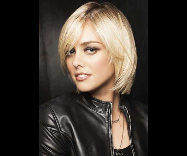 Coiffure facile cheveux corurt carré effilé