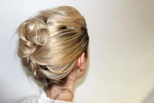 coiffure cheveux chignon banane rock