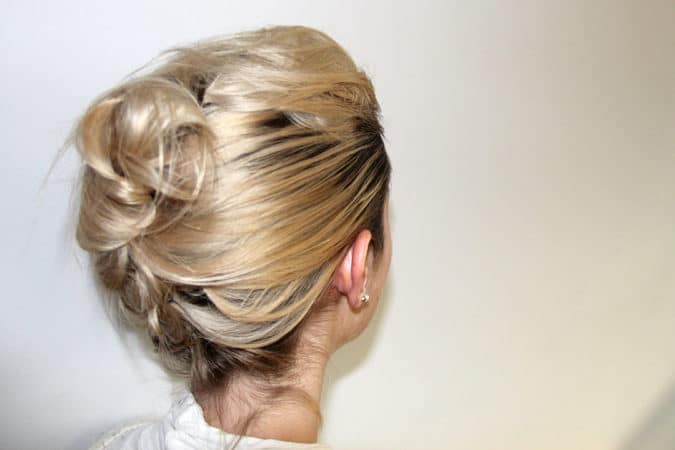 coiffure cheveux chignon banane rock