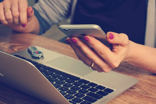 Être femme et auto-entrepreneur : bien choisir son assurance santé !