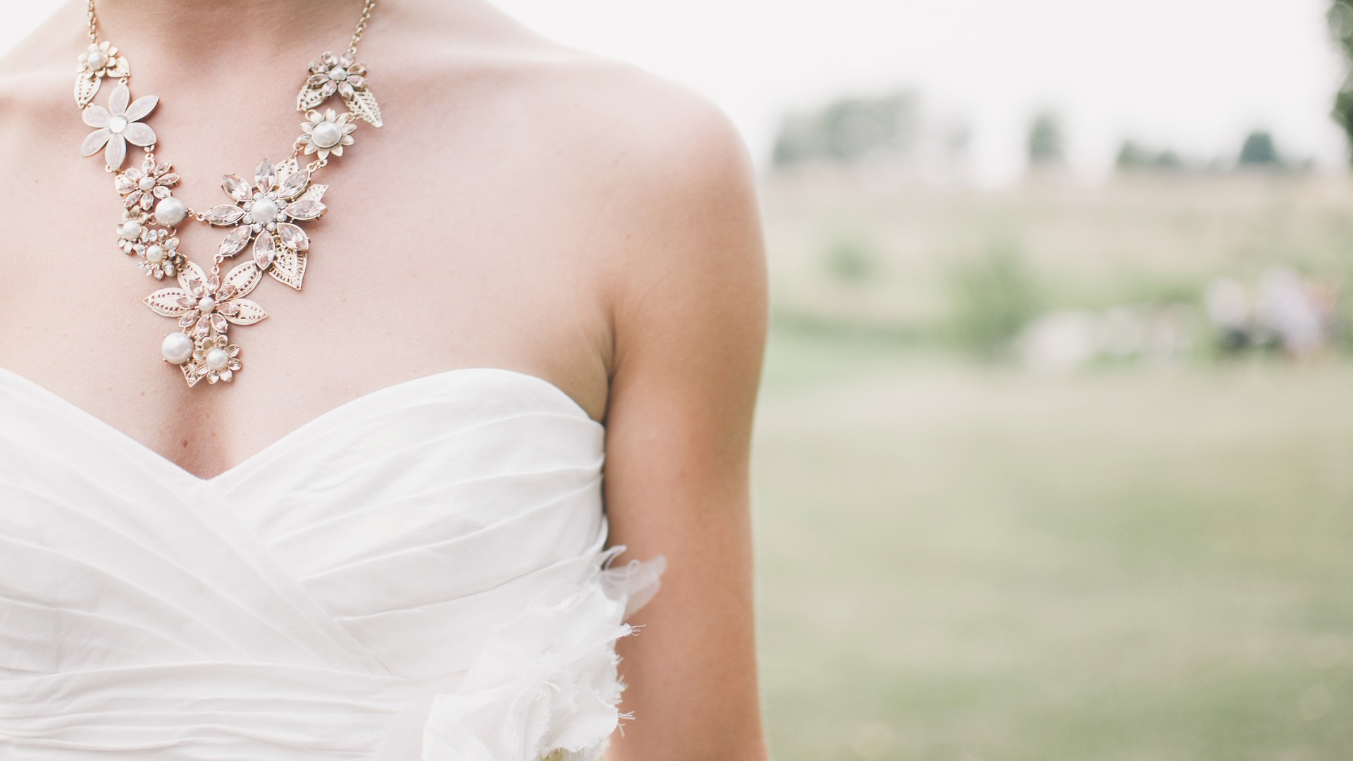 Le soutien-gorge dos nu sublime les tenues d’été