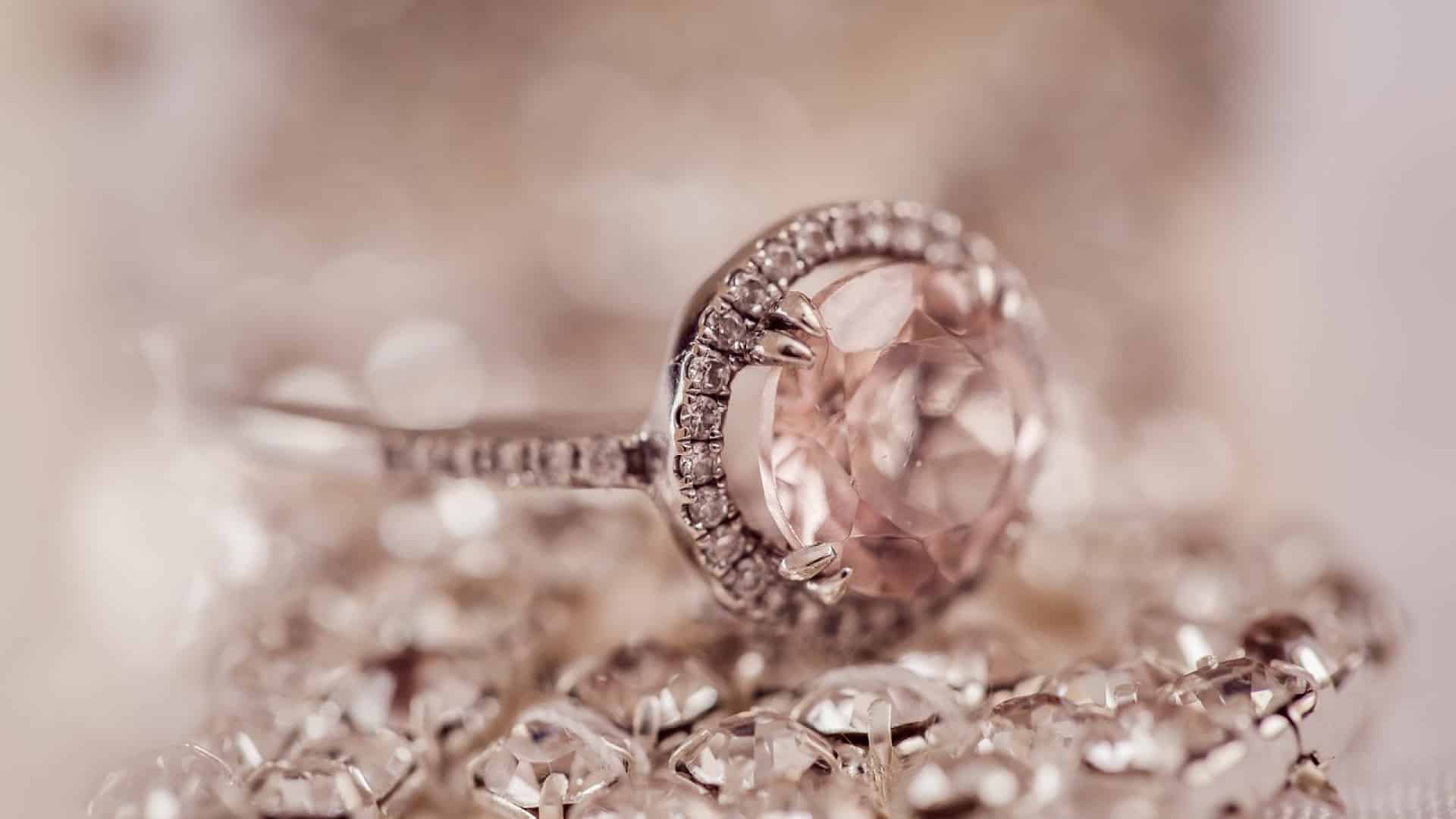 Revendre ses bijoux de valeur, comment procéder sans risquer l’impair ?