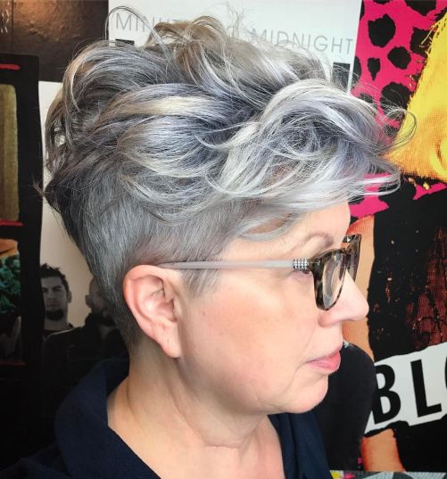 Pixie Undercut pour les femmes de plus de 50 ans