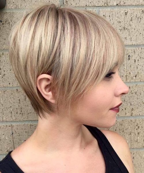 Featured image of post Coupe De Cheveux Court Femme Visage Rond 2021 Quelle couleur pour votre chevelure quand votre visage est rond