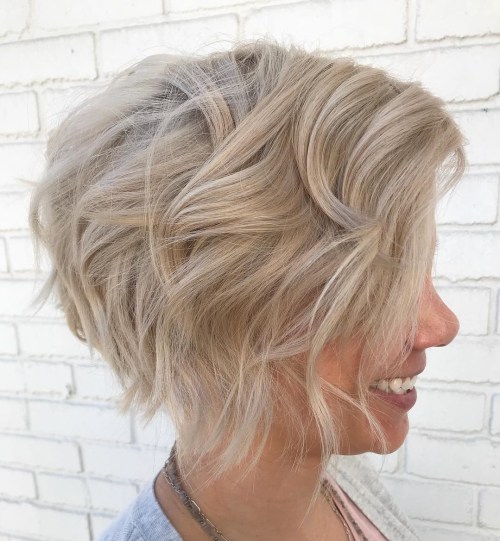 Short Wavy Side-Parted Blonde Bob