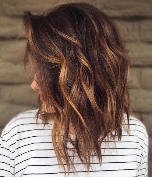 Wavy Choppy Lob With Caramel Highlights