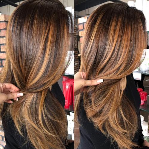 60 looks avec des reflets caramel sur les cheveux bruns et brun foncé