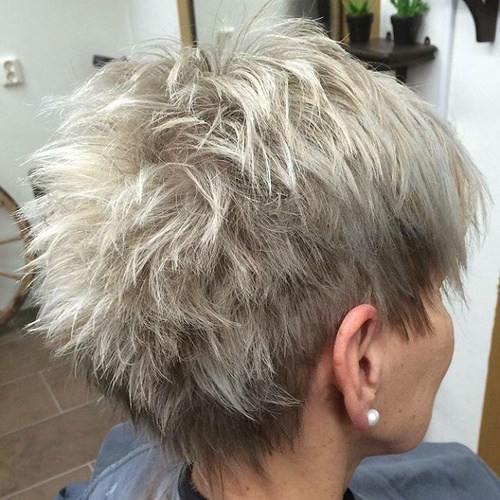 60 magnifiques styles de cheveux gris 5e42812445637 - 60 magnifiques styles de cheveux gris femme - Coloration et teinture