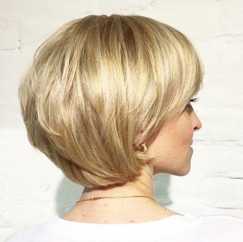 short layered golden blonde bob