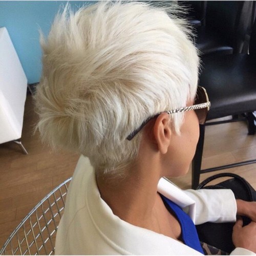 white blonde messy pixie