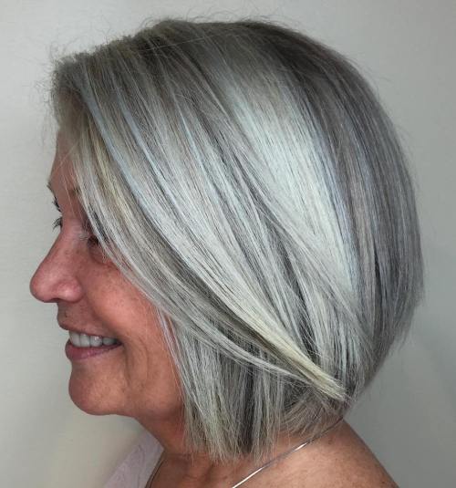 pixie gris lisse femme plus de 60 ans