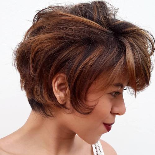 Short Brown Hairstyle With Caramel Highlights