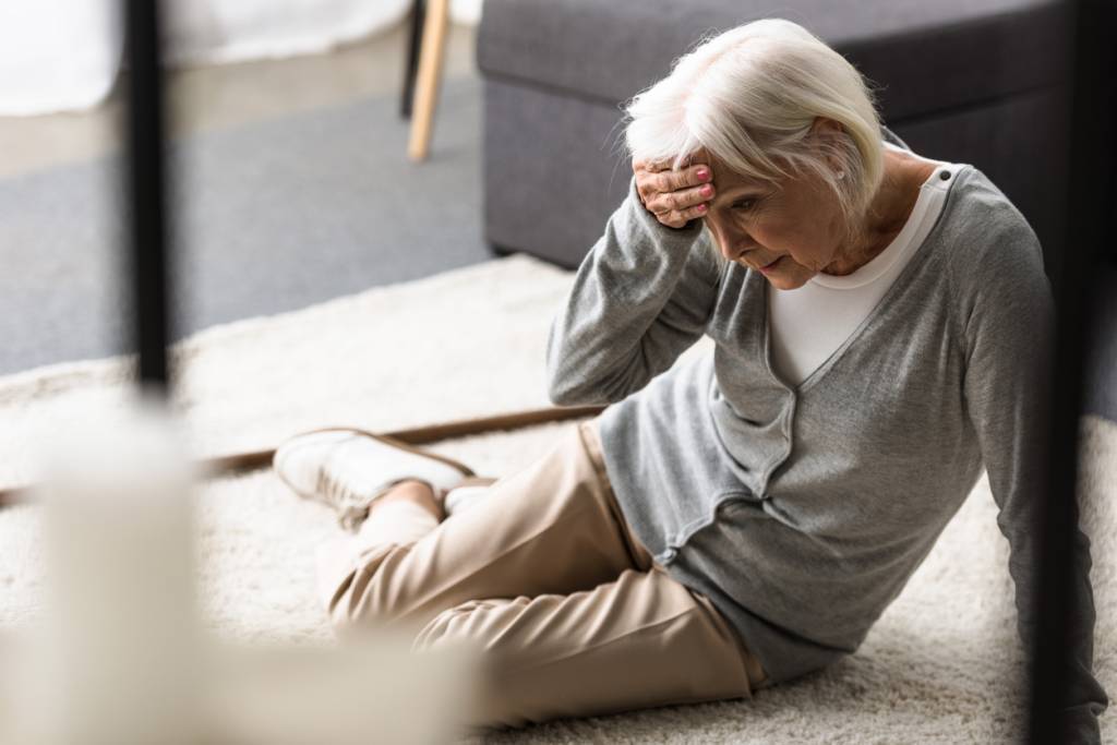 chute senior personnes âgées maison sécurité