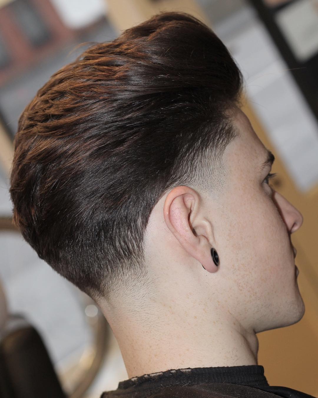 Taper fade e corte de cabelo masculino de comprimento médio