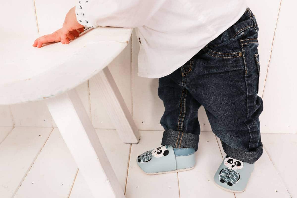 Premier Noël de Bébé : offrez des chaussons en cuir tendance