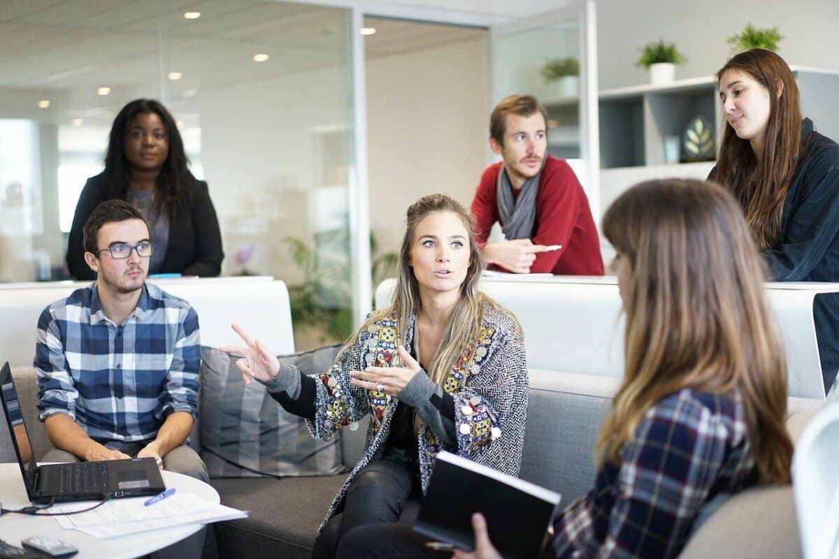 femme manager 1200x800 - Pourquoi les femmes sont de bons managers ?
