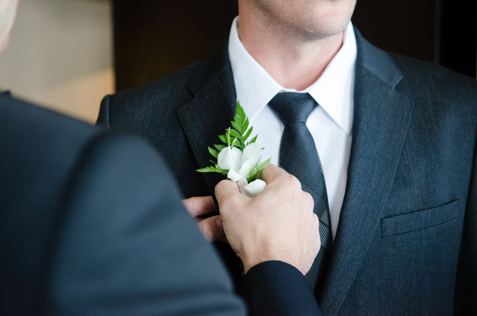 Pourquoi doit-il choisir un costume sur mesure pour votre mariage ?