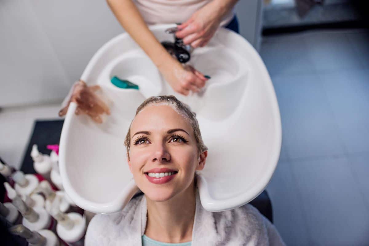 laver cheveux femme - Shampoing : Choisir le bon shampooing pour votre type de cheveux