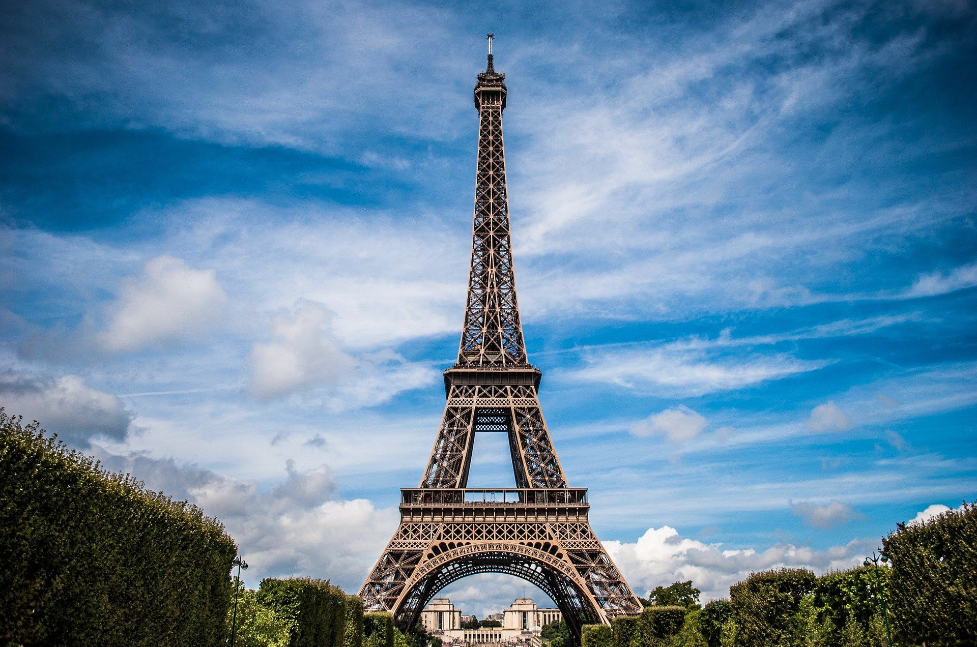 eiffel tower g7e2bf524b 1920 - Quels sont les 5 meilleurs endroits pour passer des vacances tout-compris en France ?