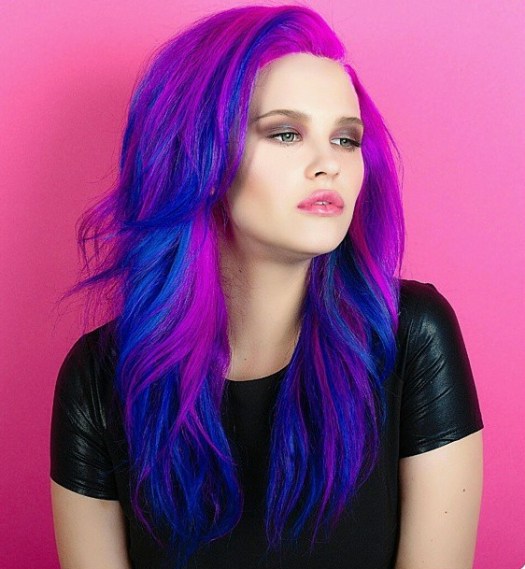 4 bright pink and blue hair - 30 coiffures Emo profondément émotionnelles et créatives pour les filles