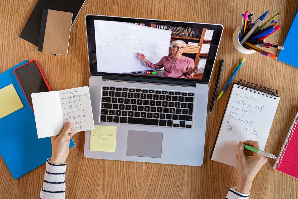 classe virtuelle cours à domicile