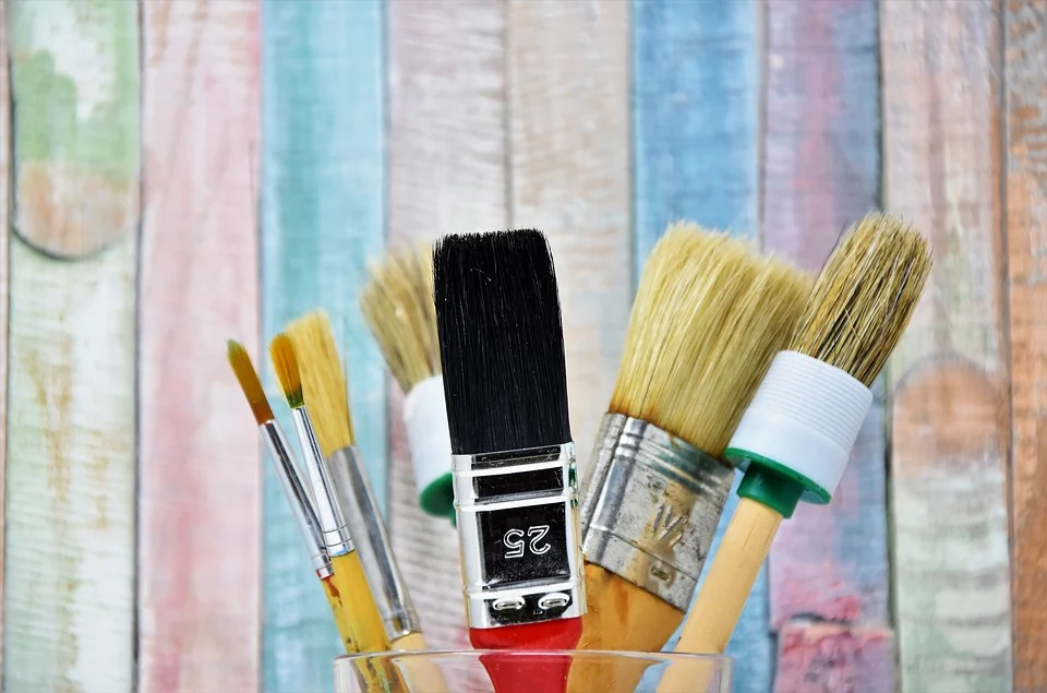 brush 3175578 960 720 - Toutes à vos pinceaux ! Peindre soi-même avec les bons outils, c'est possible !