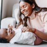 Comment stimuler efficacement bébé ?