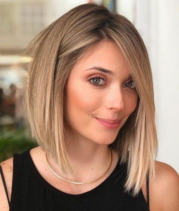 coupe carré plongeant femme