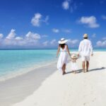 couple sur une plage maldives