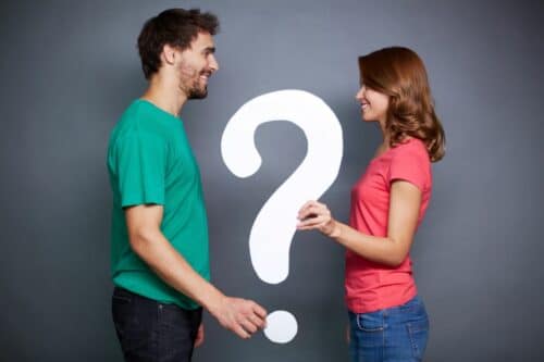 attirance couple 500x333 - Quelles sont les phrases à dire pour attirer un homme ?