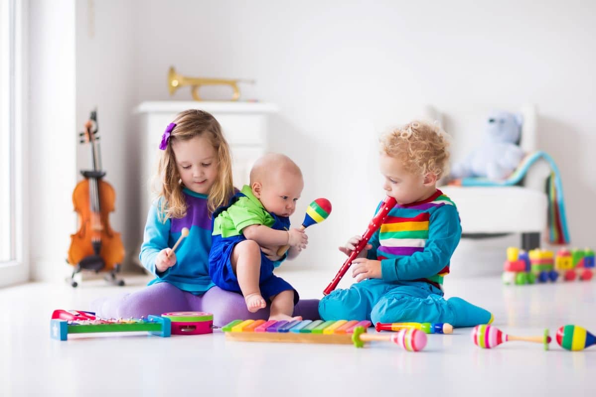 chant musique distraction bebe - Quelle est l'importance de chanter avec son bébé ?