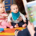 Quel est l’âge idéal pour raconter des histoires à bébé ?