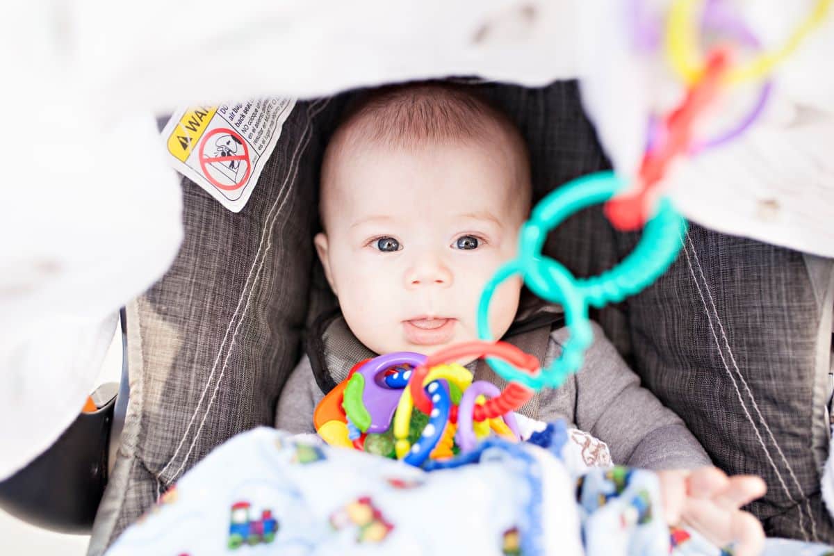 occuper bebe voiture - Comment occuper son bébé en voiture ?