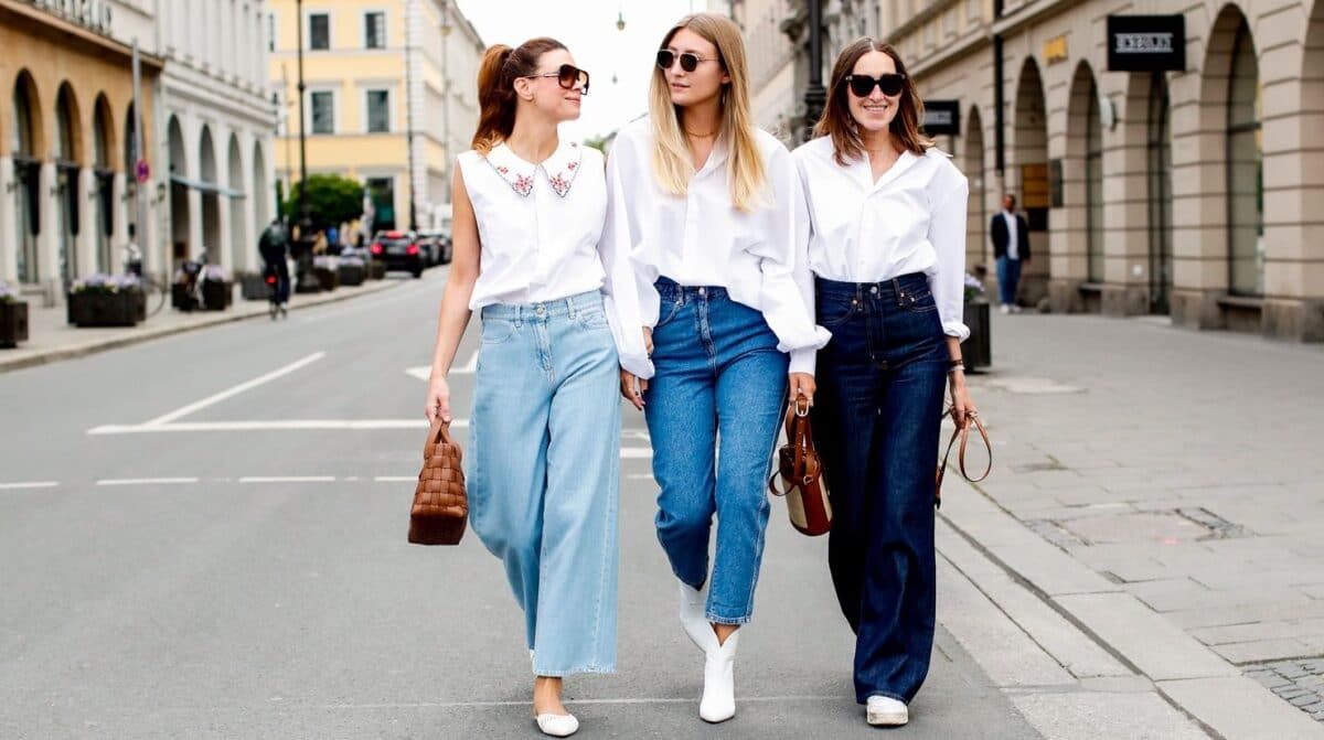 trois femmes qui marchent cote a cote 1200x671 - Comment s'habiller de manière élégante et confortable à la fois ?