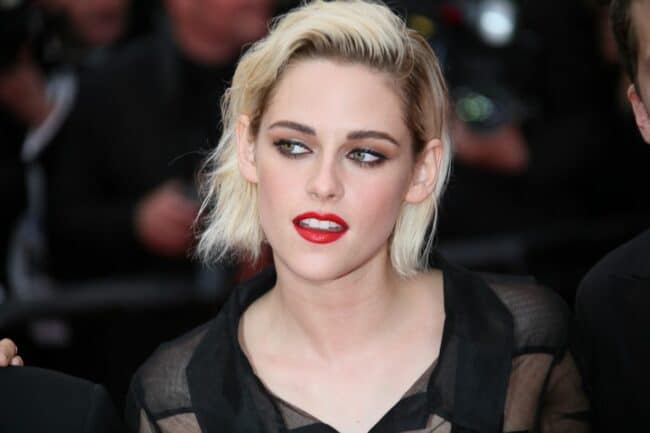 Kristen Stewart glamour 650x433 - La nouvelle coiffure de Kristen Stewart : une coupe pixie grunge ou une coupe mullet haute couture