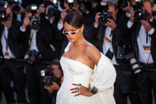 Rihanna 500x333 - Rihanna : cette sublime montre Rolex qu’elle portait pour l’annonce de sa grossesse