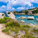 Sardaigne : le lieu parfait pour vos prochaines vacances camping ?