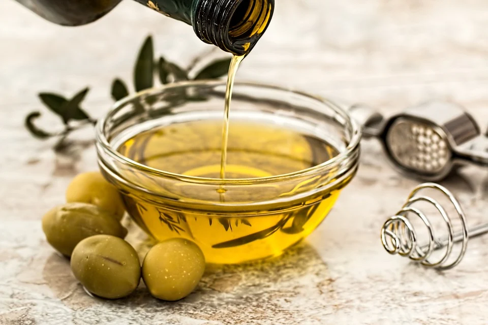 olive oil 968657 960 720 - Pourquoi choisir vos produits dans un magasin bio en ligne ?