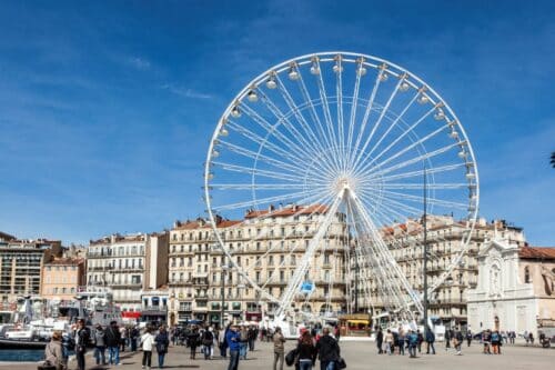 sortie famille grande roue marseille 500x333 - Les meilleures idées de sorties familiales à faire à Marseille