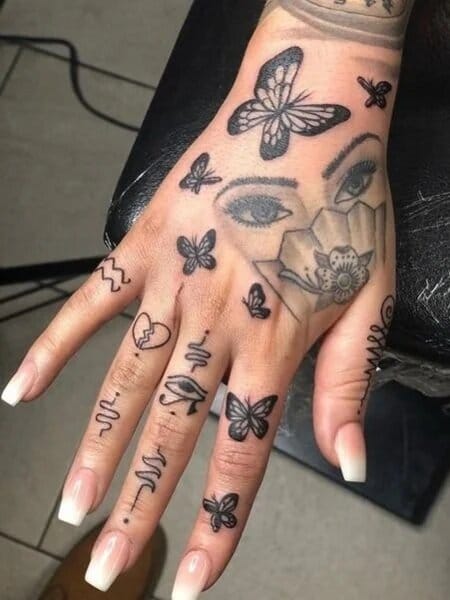 tatouage doigts main femme - Sur quelle partie du corps de femme puis-je me faire tatouer ?