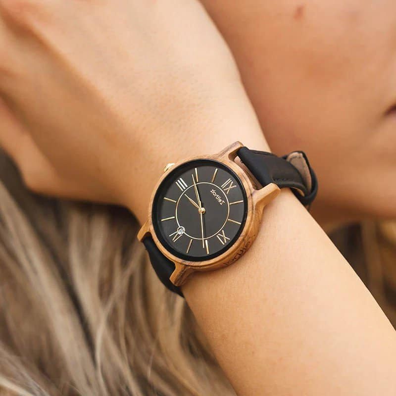 montre bois haut gamme femme e1659068829919 - Où acheter une montre en bois made in France ?