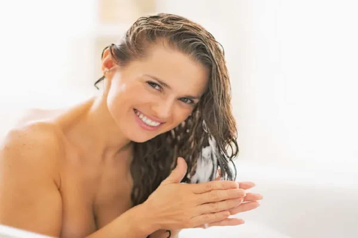 shampoing traitant pour soulager le psoriasis du cuir chevelu