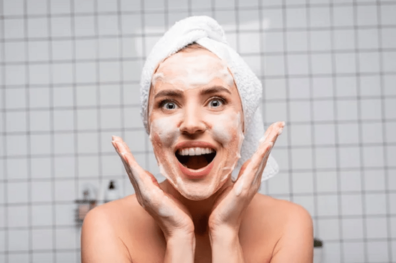 Comment utiliser le savon noir en gommage ? Femme Magazine