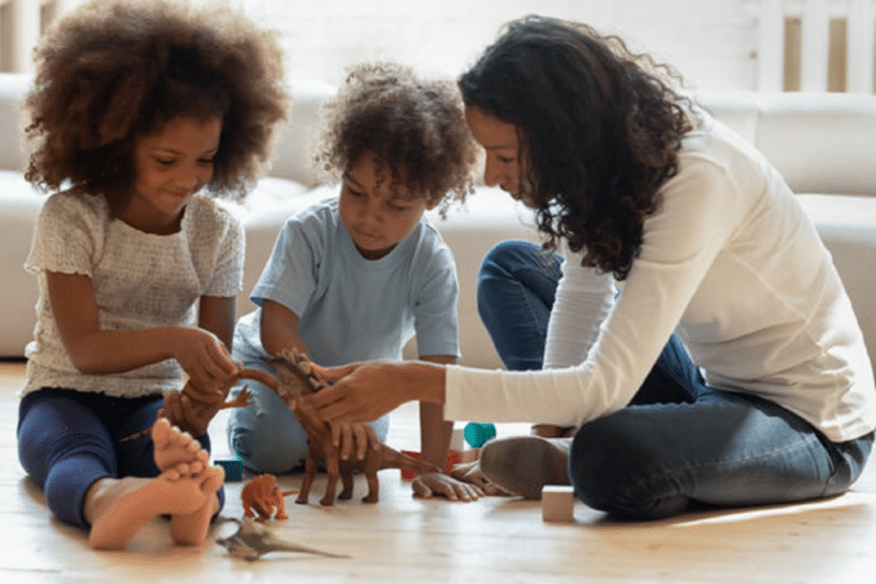 Travailler en tant qu’assistante maternelle : comment faire