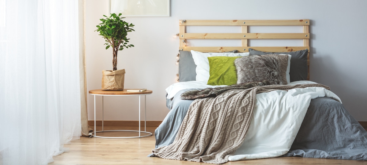 simple cozy bedroom 2021 08 26 15 44 33 utc 1 - 10 astuces pour une chambre plus douillette et esthétique