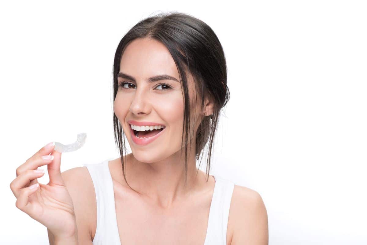 gouttiere alignement dents femme - Comment aligner les dents? La méthode Impress