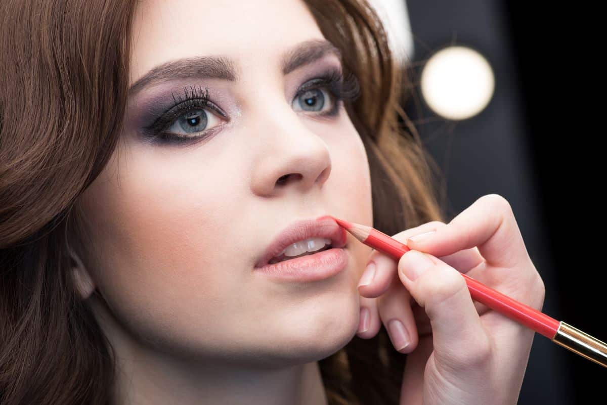 crayon levres femme makeup - Comment appliquer correctement un crayon à lèvres ?